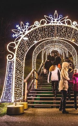 Zapraszamy na spacery iluminowaną Warszawą!